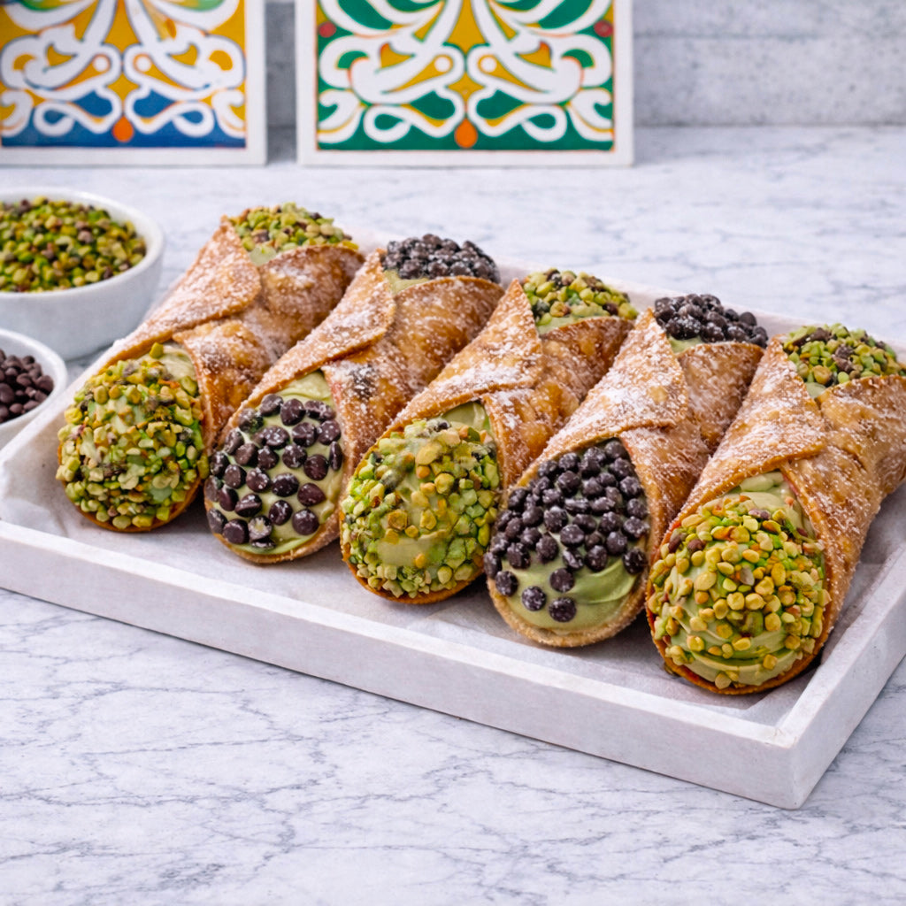 Cannoli Siciliani Tradizionali con Crema di Pistacchio