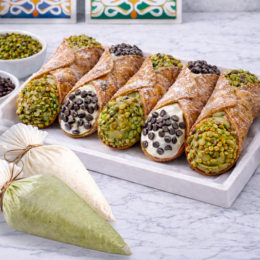 Cannoli Siciliani Tradizionali con Ricotta di Pecora e Pistacchio
