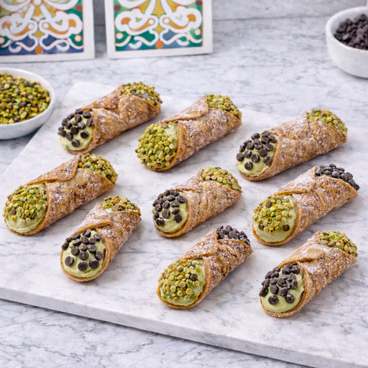 Cannolicchi Siciliani Tradizionali con Crema di Pistacchio